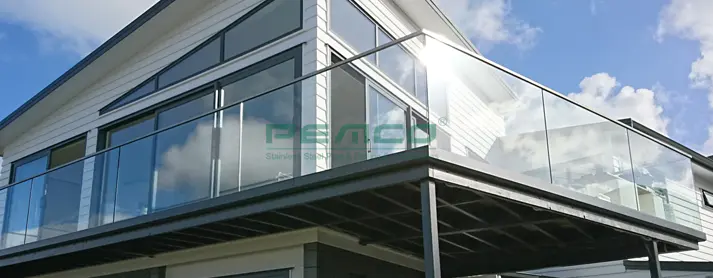 Balcony Shoe Glass Railing Case 3